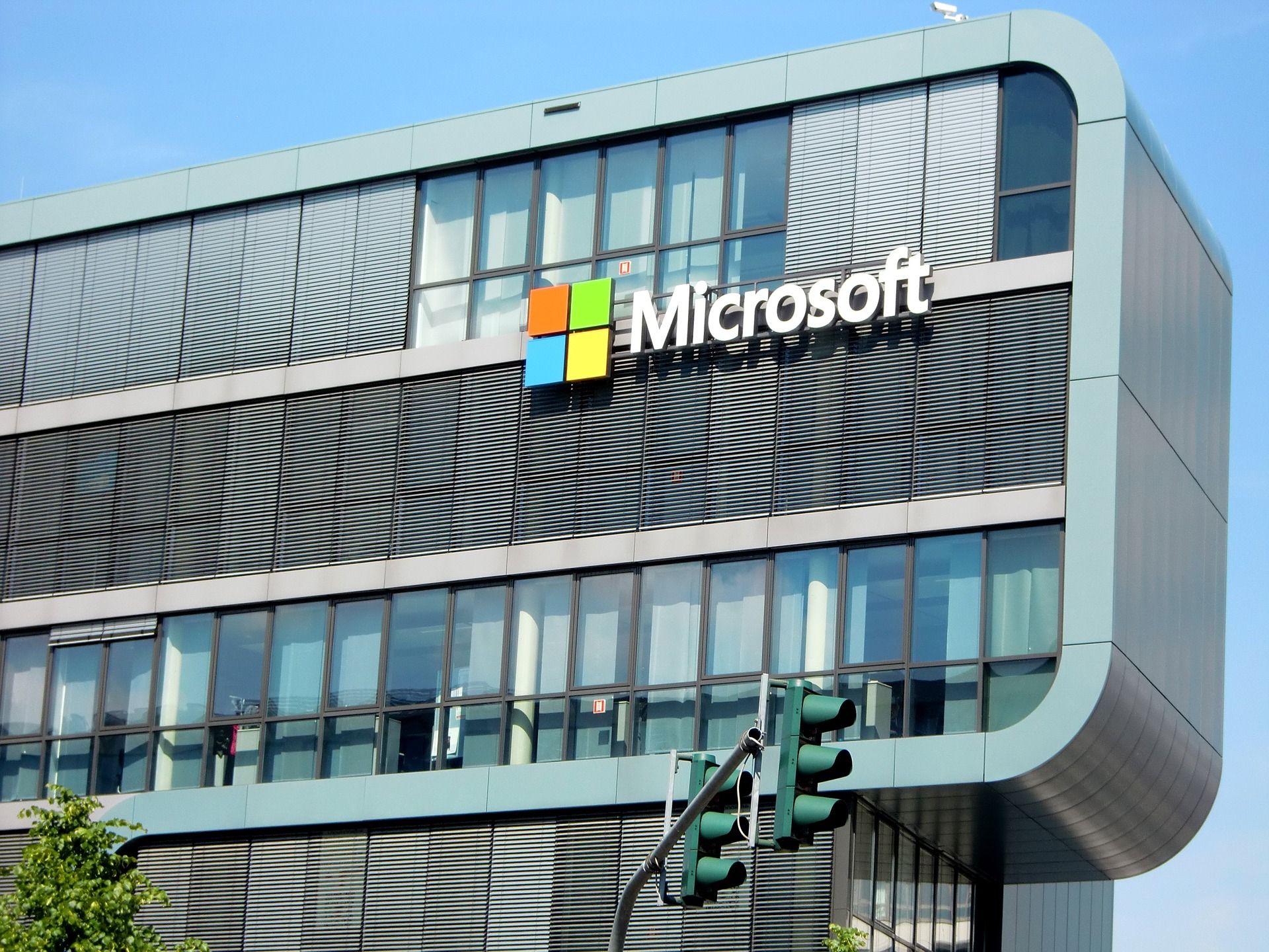 MICROSOFT HİSSELERİ KORONAVİRÜS SEBEBİYLE DÜŞÜŞE GEÇTİ