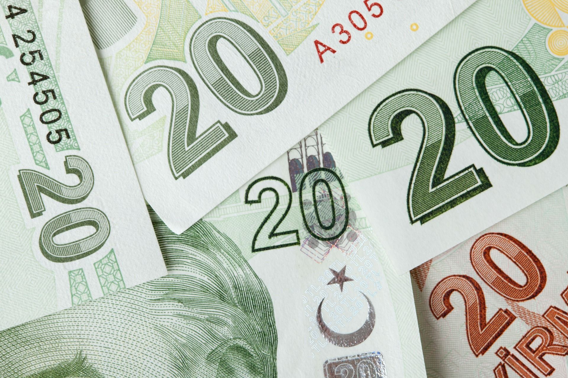 FITCH: TÜRKİYE EKONOMİSİ 2020'DE %0.8 BÜYÜR